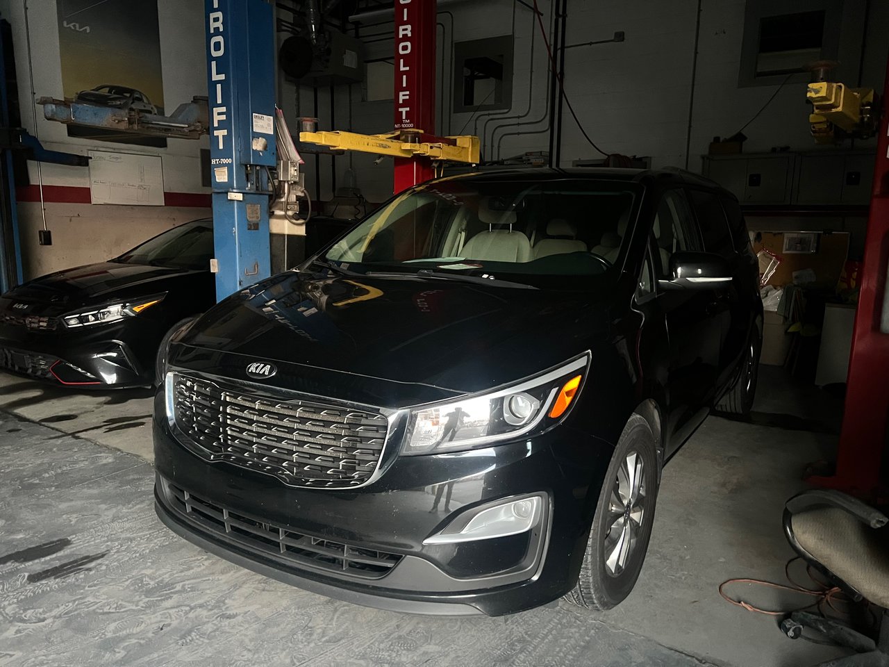 Aurora Black 2020 Kia Sedona Minivan Front-Wheel Drive Automatic