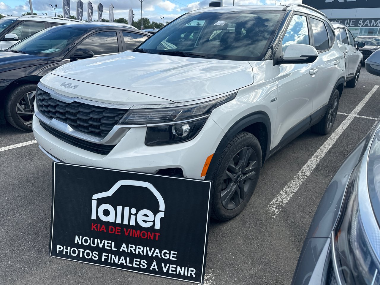 Snow White Pearl 2022 Kia Seltos SUV / Crossover All-Wheel Drive Automatic