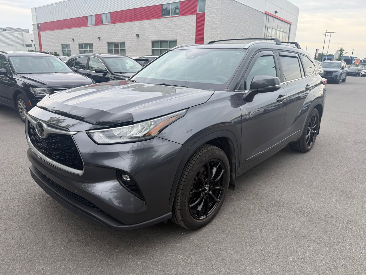 Gray (Magnetic Grey Metallic) 2023 Toyota Highlander SUV / Crossover All-Wheel Drive Automatic