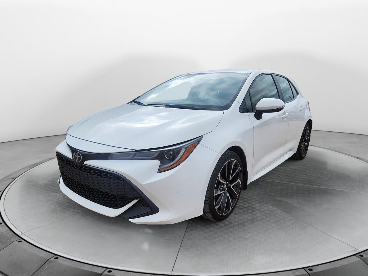 Used 2019 Toyota Corolla hatchback with 92,353 km for sale at Otogo