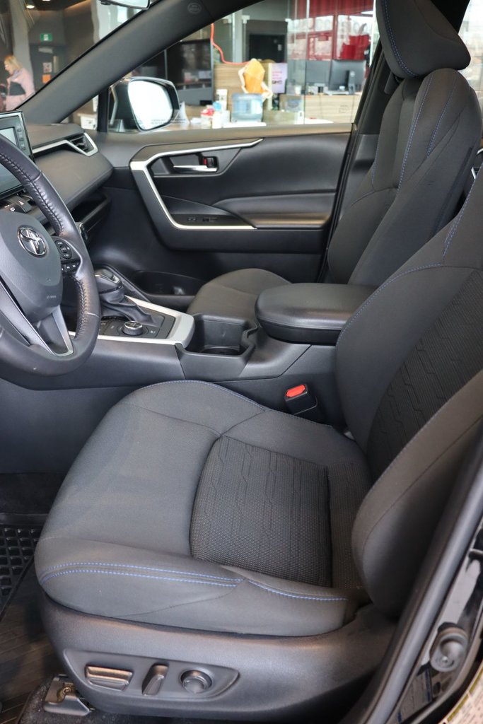 Toyota RAV4 Hybrid SE 2022-13