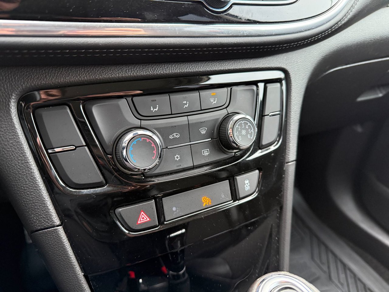 2019 Buick Encore Preferred-18