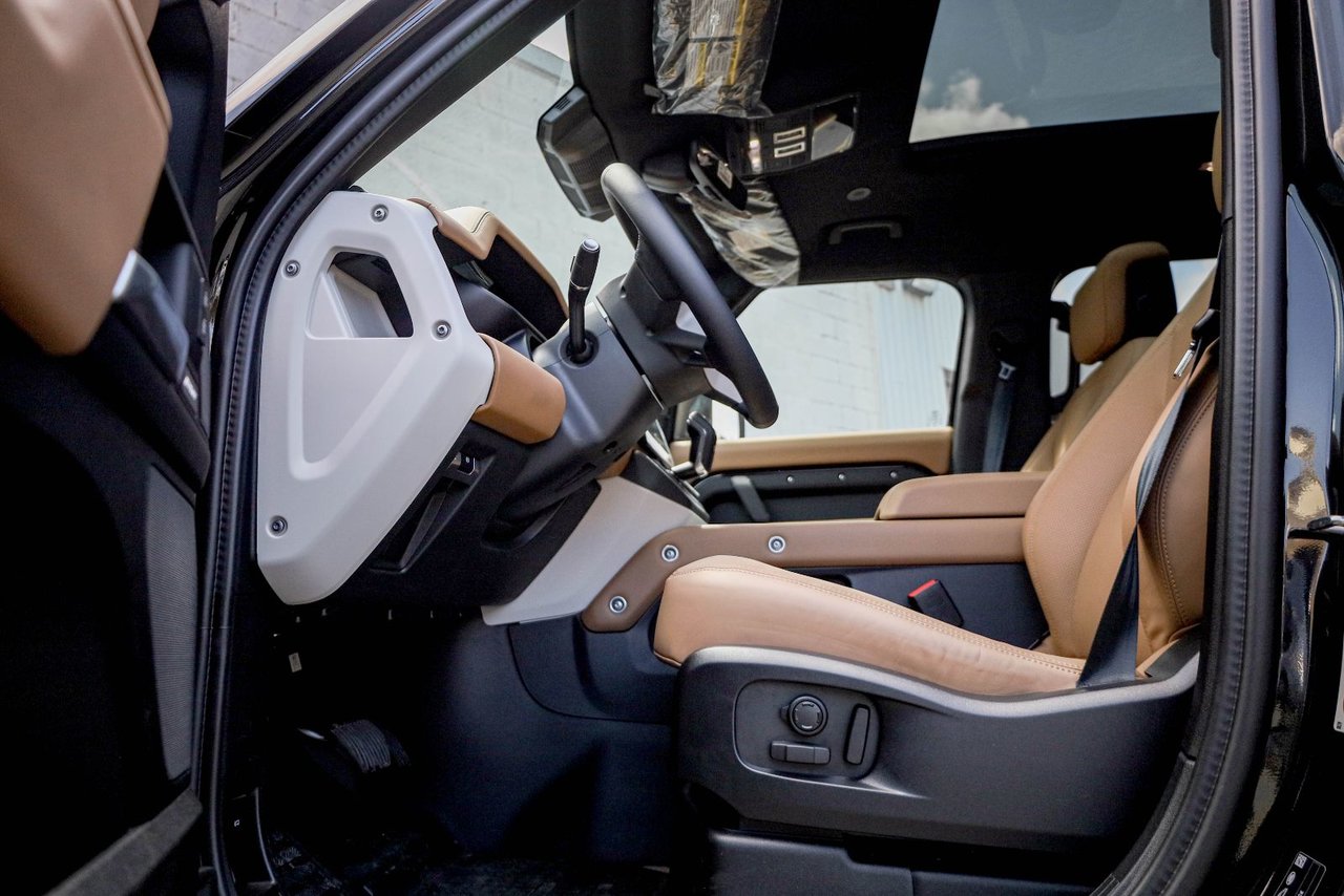 2026 Land Rover Defender 110 S-9