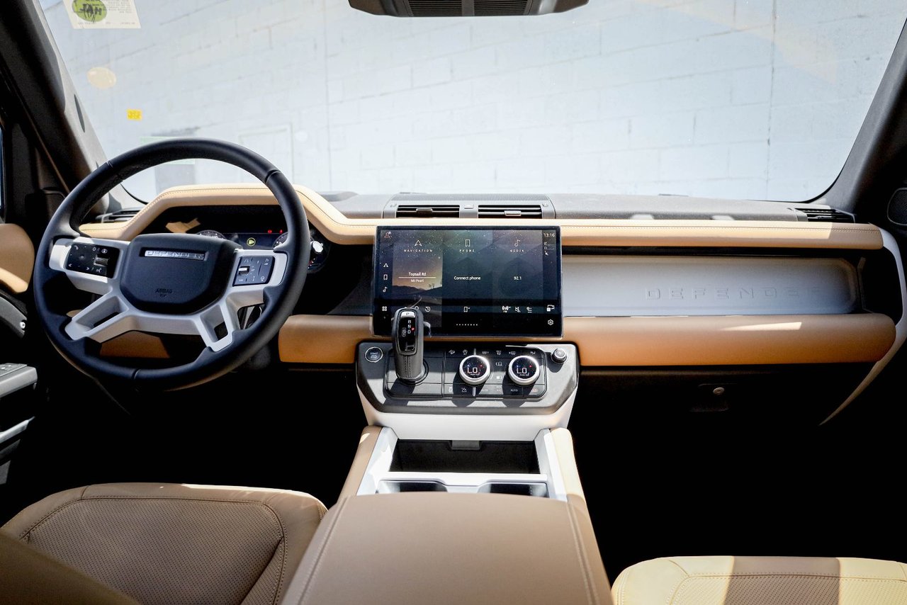 2026 Land Rover Defender 110 S-13
