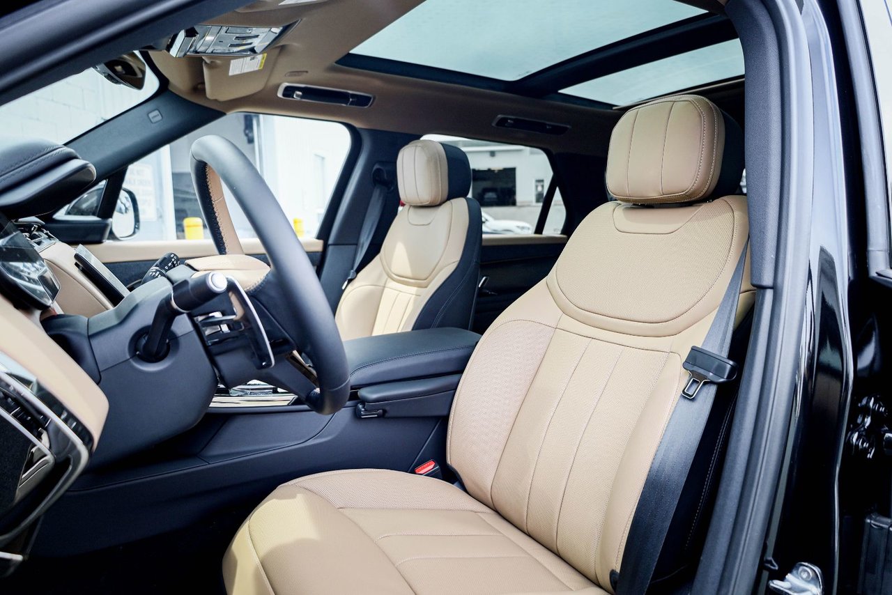 2026 Land Rover Range Rover Sport Dynamic SE-12
