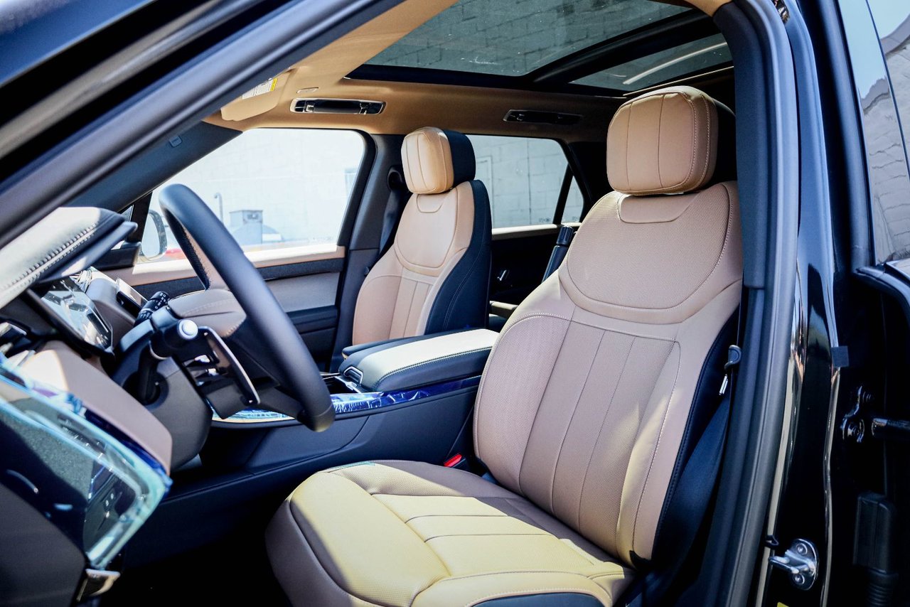 2026 Land Rover Range Rover Sport Dynamic SE-11
