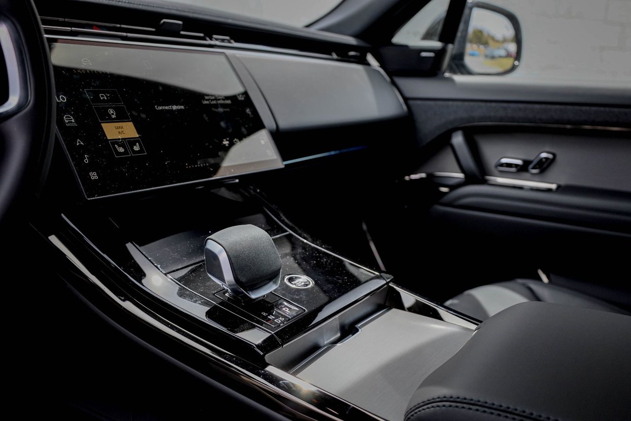 2026 Land Rover Range Rover Sport S-11
