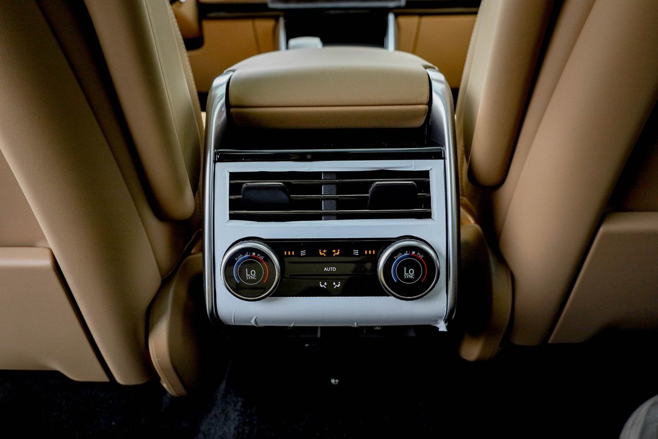 2026 Land Rover Range Rover SE SWB-21