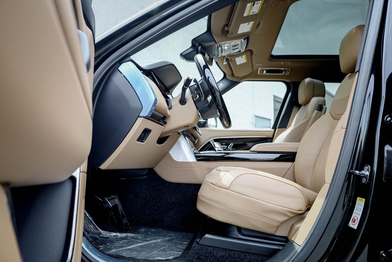 2026 Land Rover Range Rover SE SWB-10