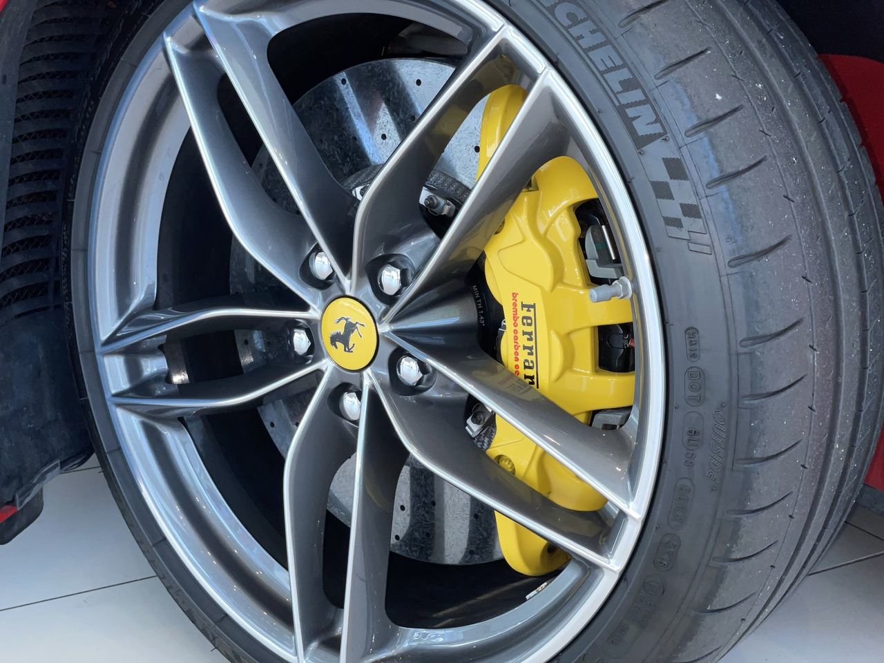 Used 2017 Red Ferrari  image 18
