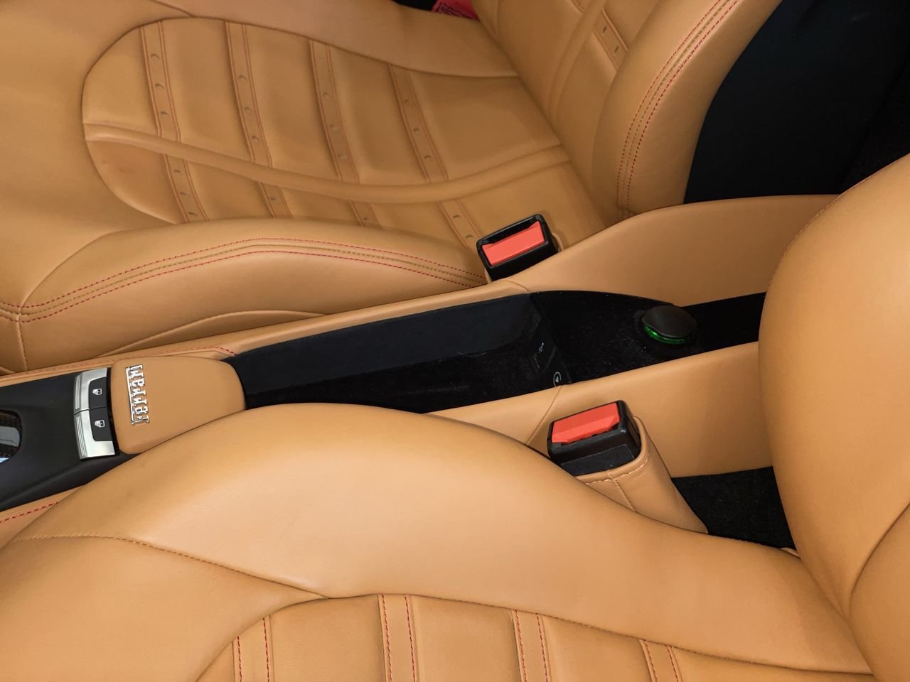 Used 2017 Red Ferrari  image 28
