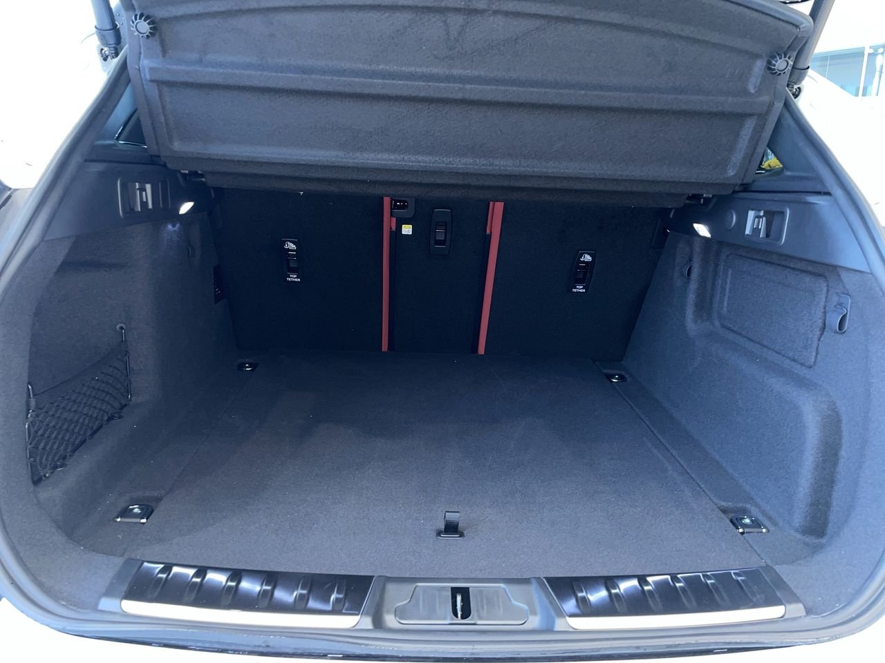 Used 2023 Fuji White Jaguar P250 R-DYNAMIC S image 32