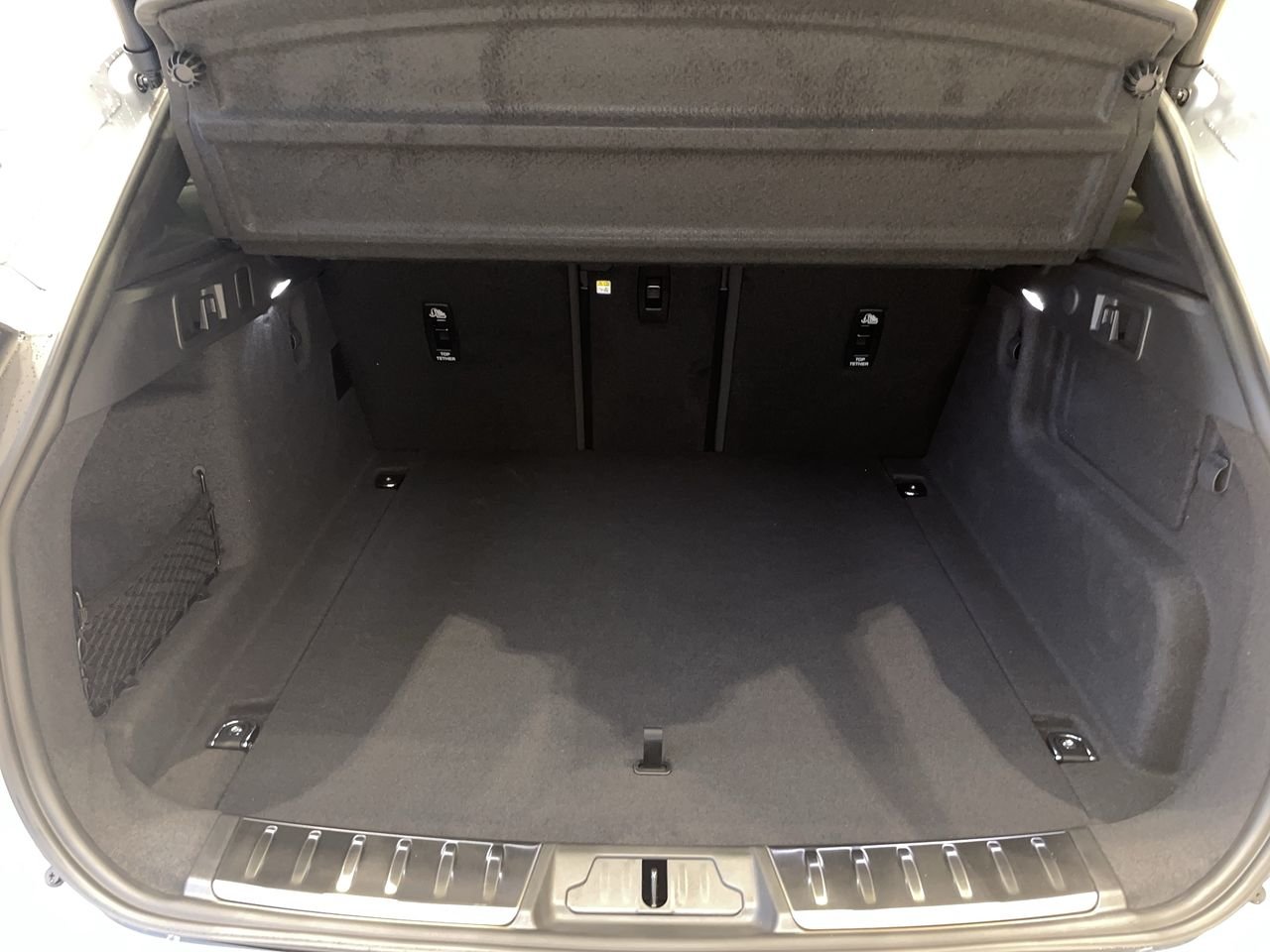 Used 2023 Hakuba Silver Met Jaguar P250 AWD S image 32