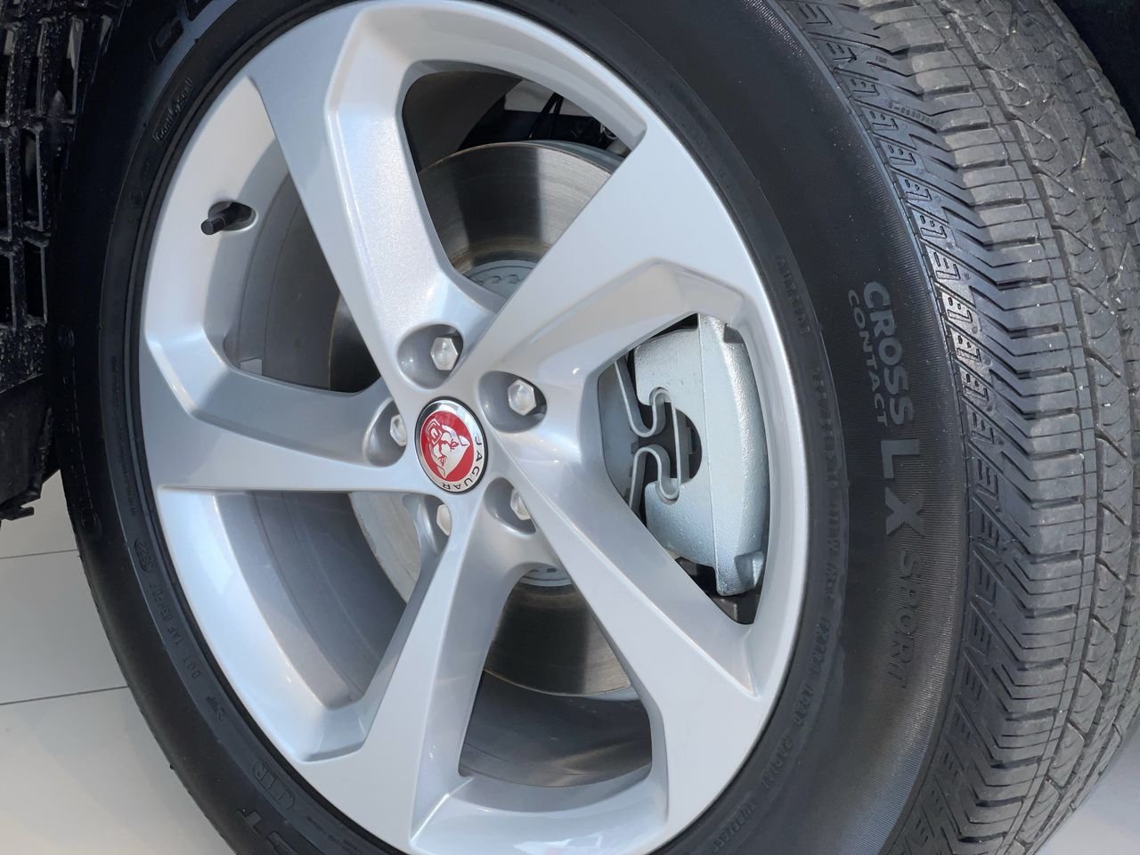 Used 2023 Fuji White Jaguar P250 AWD S image 18