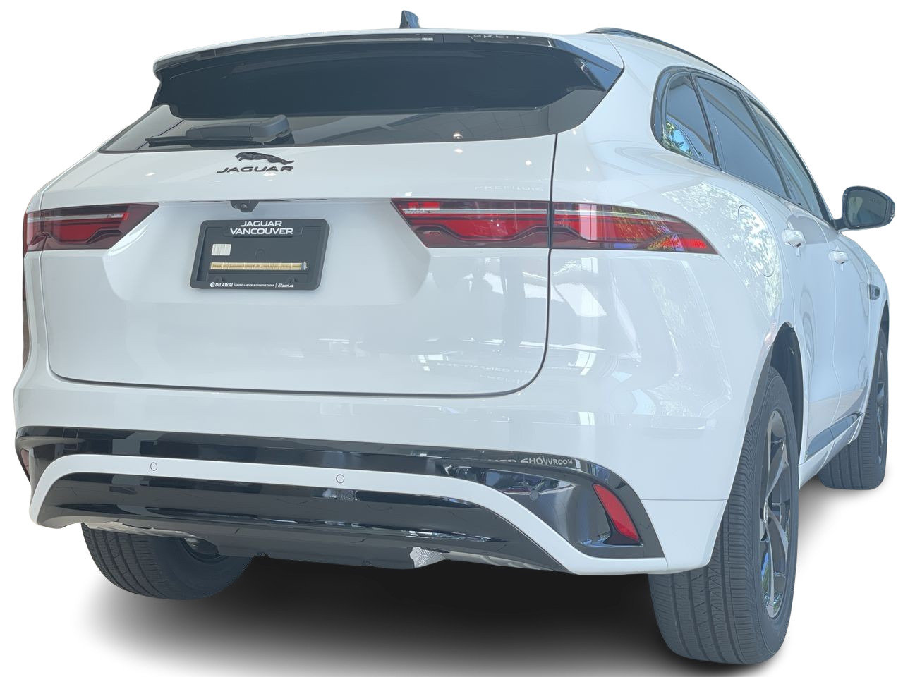 Used 2024 Fuji White Jaguar P250 R-DYNAMIC S image 12