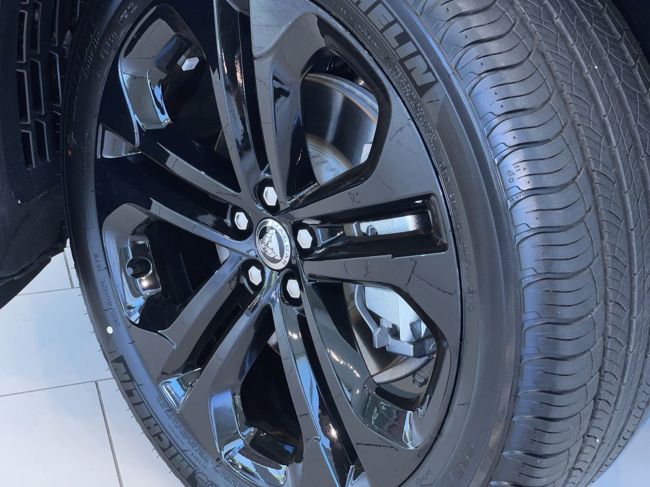 Used 2024 Portofino Blue (Met) Jaguar P250 R-DYNAMIC S image 18