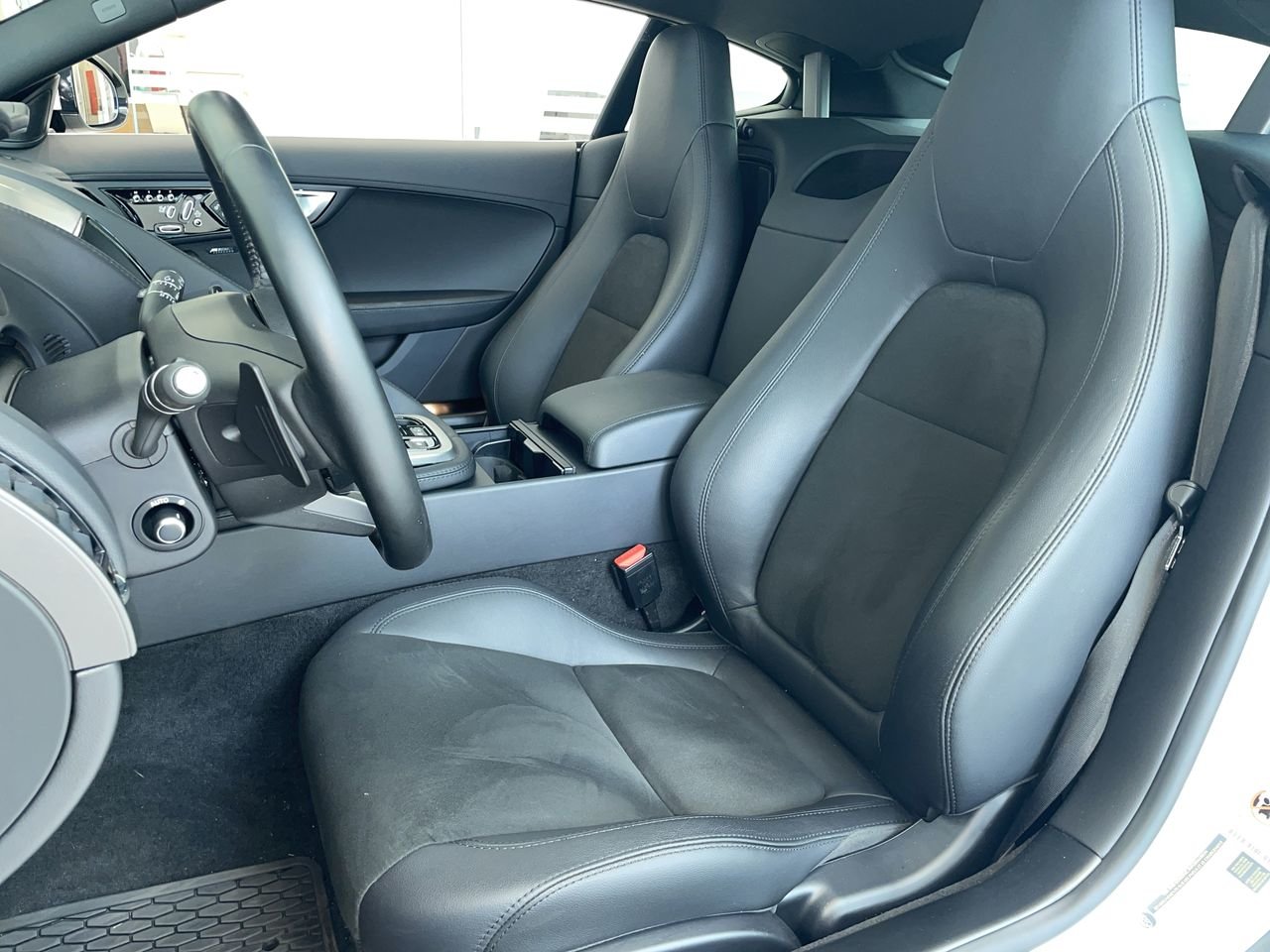 Used 2016 Polaris White Jaguar Coupe at image 19