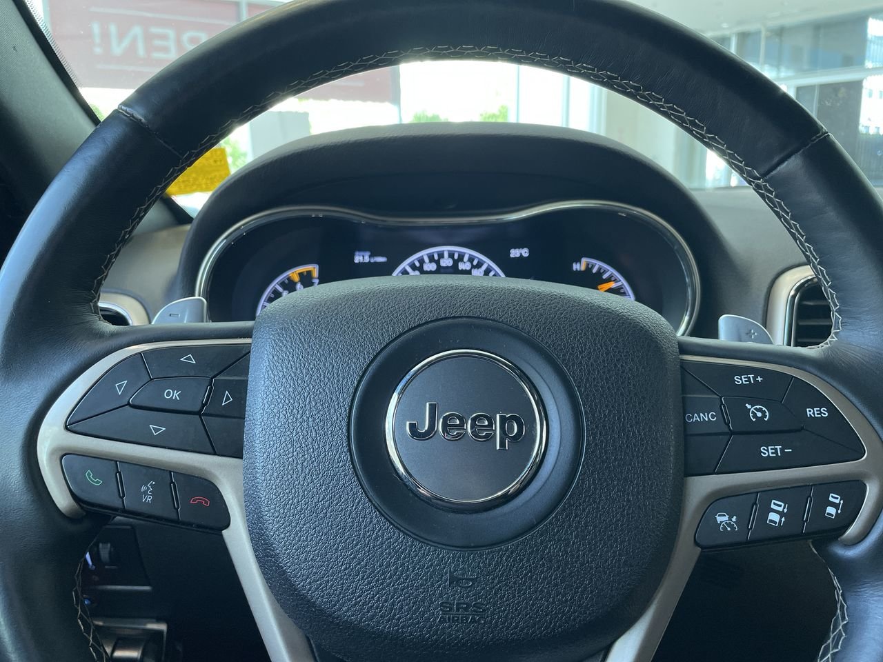 Used 2017 Diamond Black Crystal P.C. Jeep Limited image 22