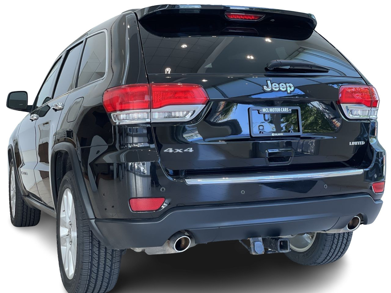 Used 2017 Diamond Black Crystal P.C. Jeep Limited image 10