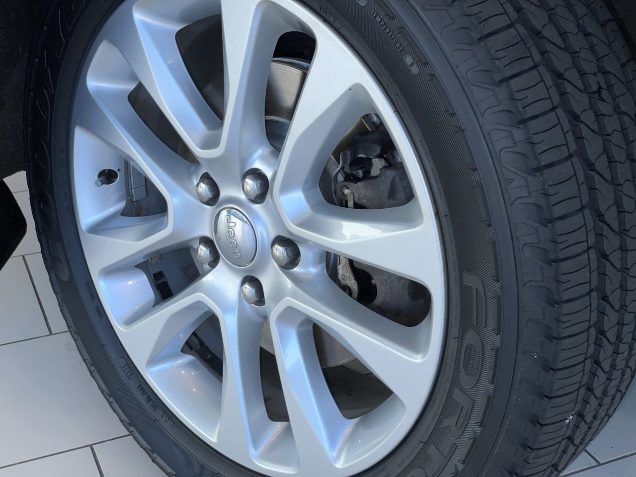 Used 2017 Diamond Black Crystal P.C. Jeep Limited image 18