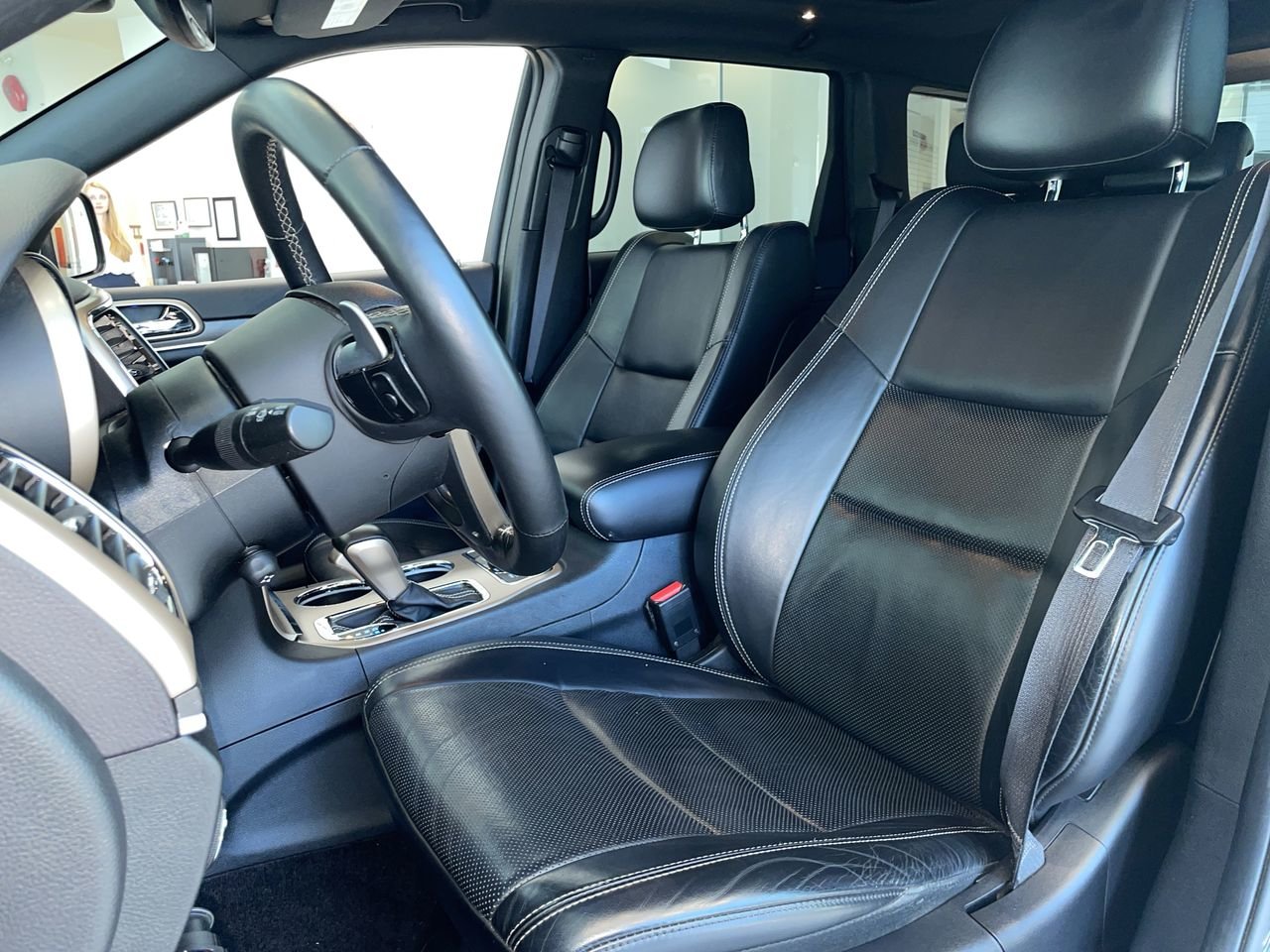 Used 2017 Diamond Black Crystal P.C. Jeep Limited image 19