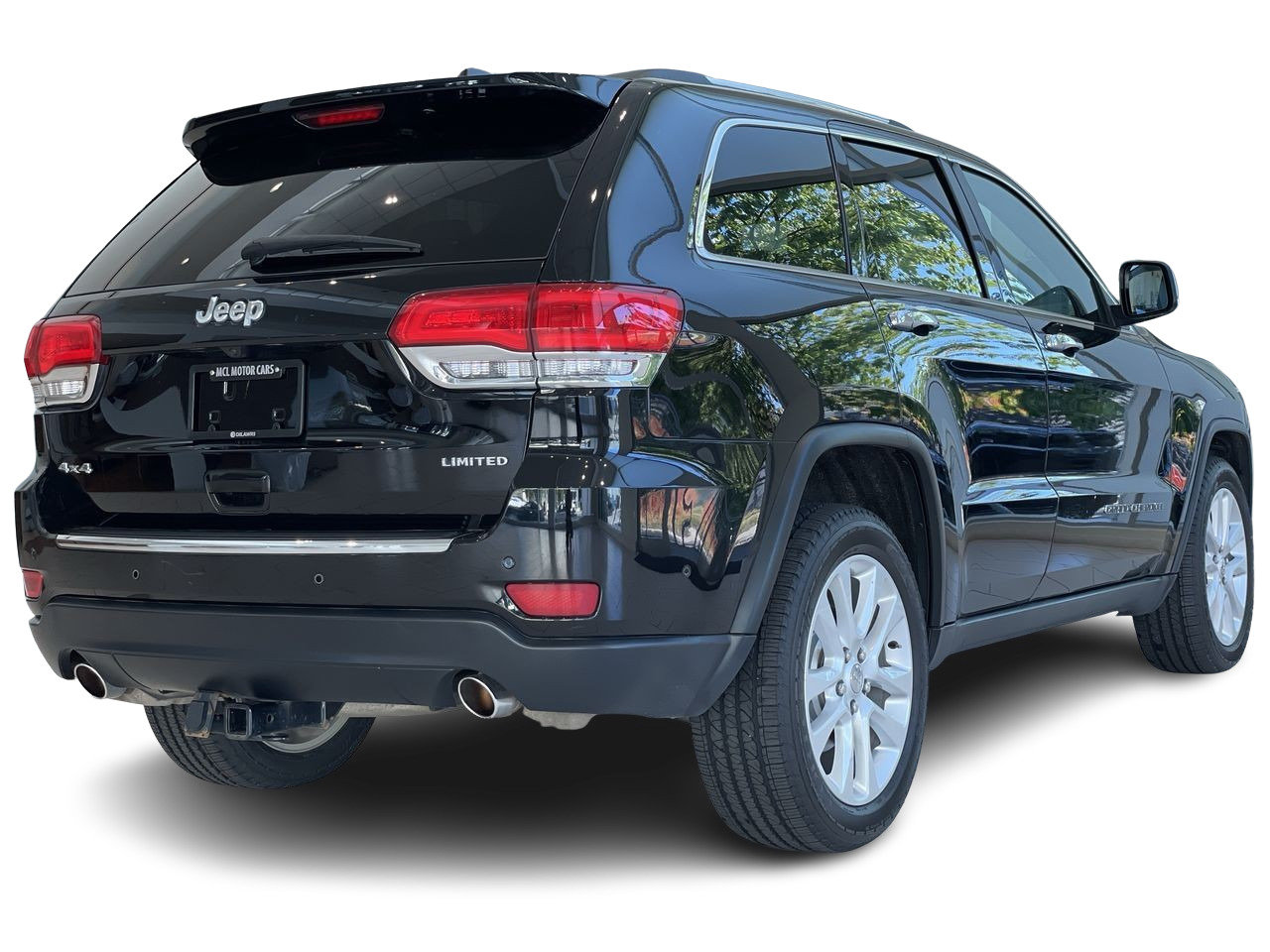 Used 2017 Diamond Black Crystal P.C. Jeep Limited image 13