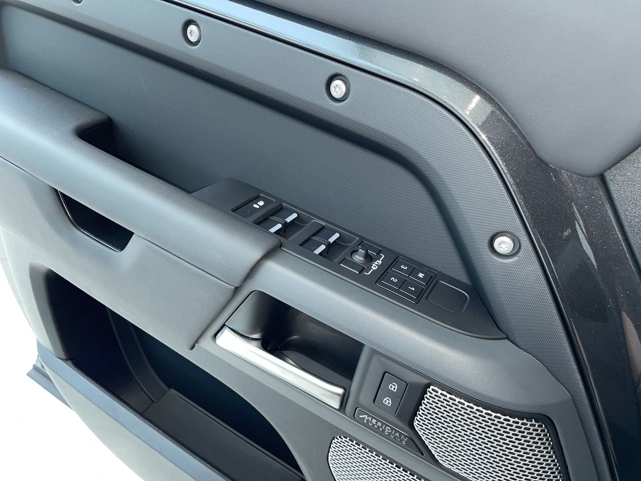 New 2023 Carpathian Grey Premium Metalic Land Rover X image 21