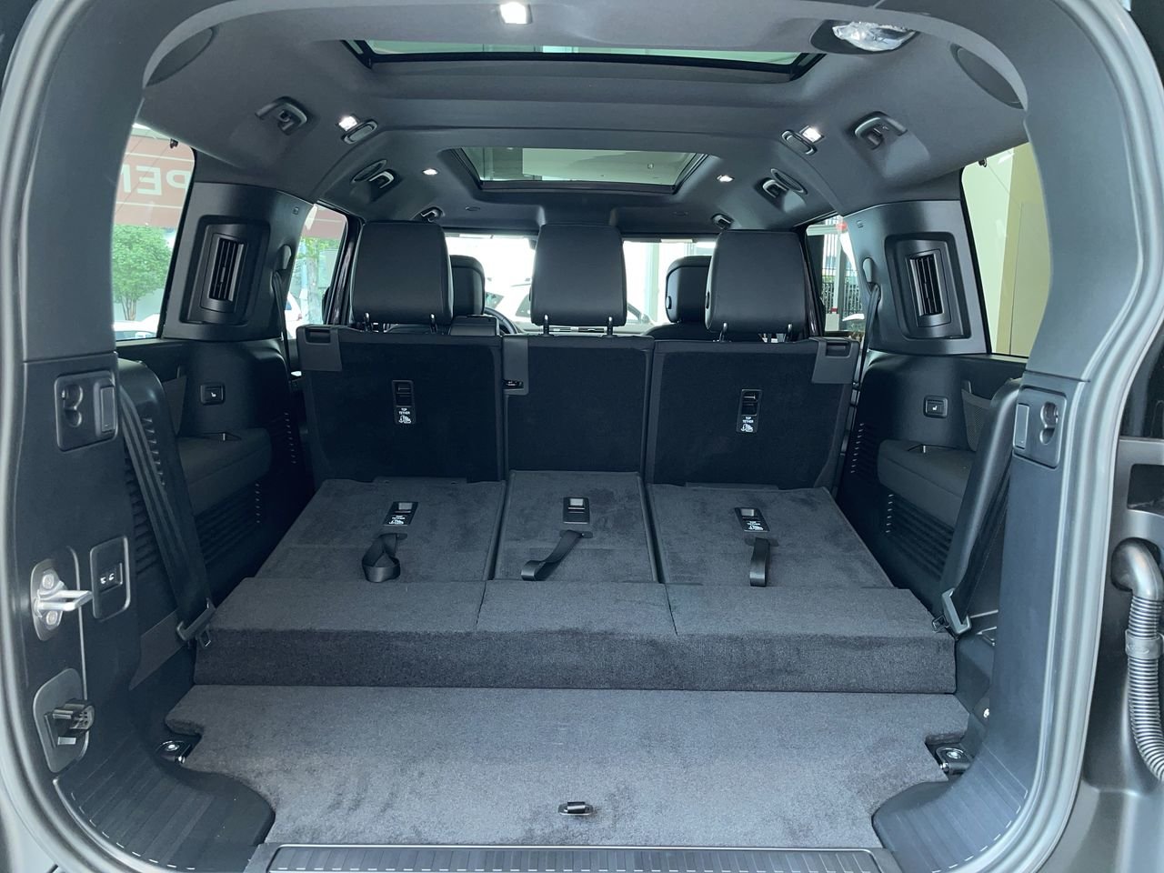 New 2023 Carpathian Grey Premium Metalic Land Rover X image 33
