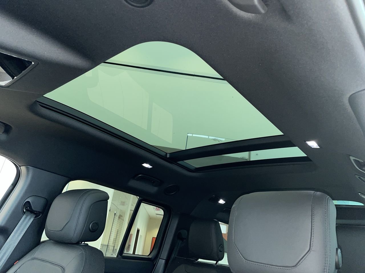 New 2023 Carpathian Grey Premium Metalic Land Rover X image 30