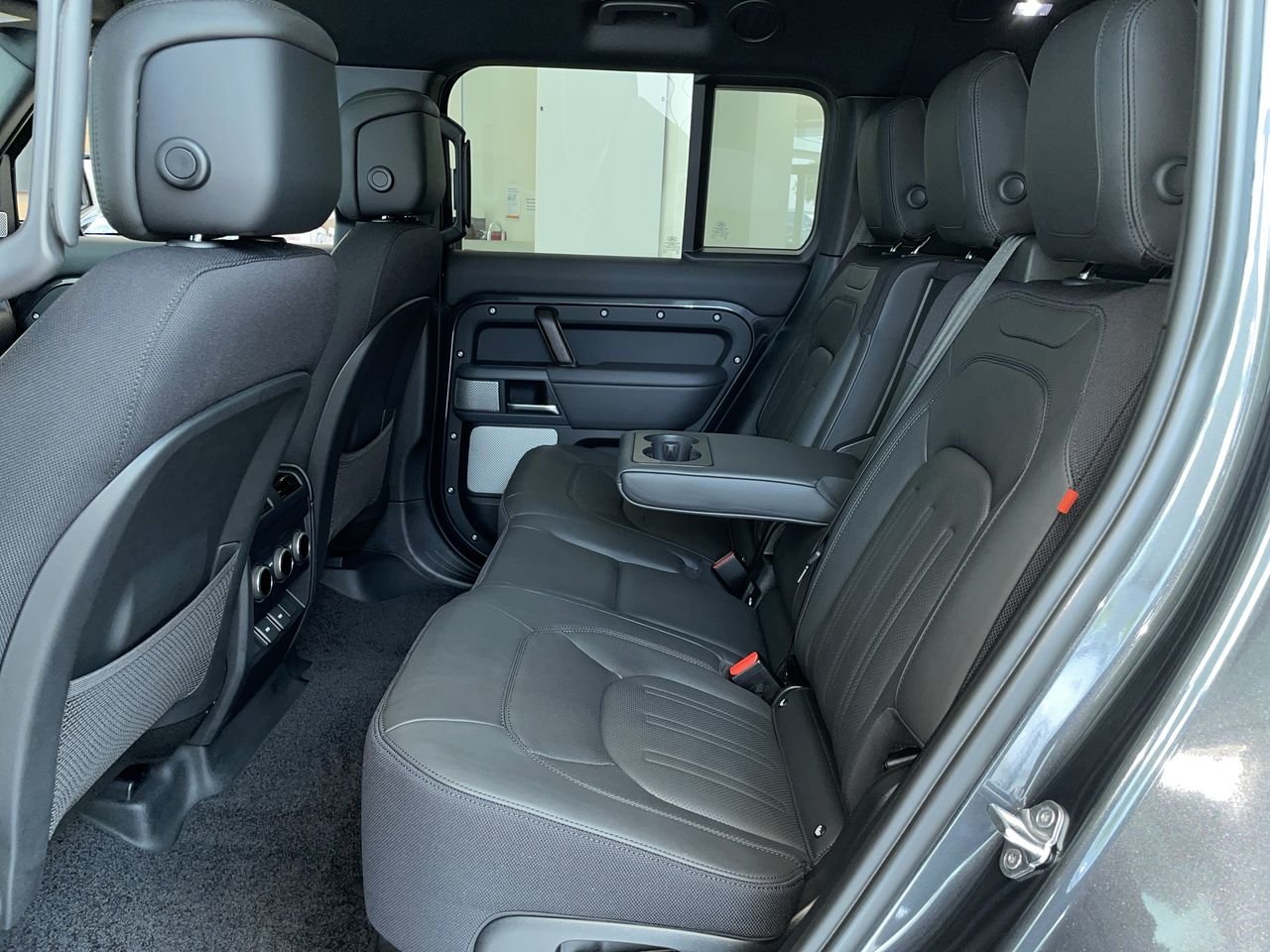 New 2023 Carpathian Grey Premium Metalic Land Rover X image 31