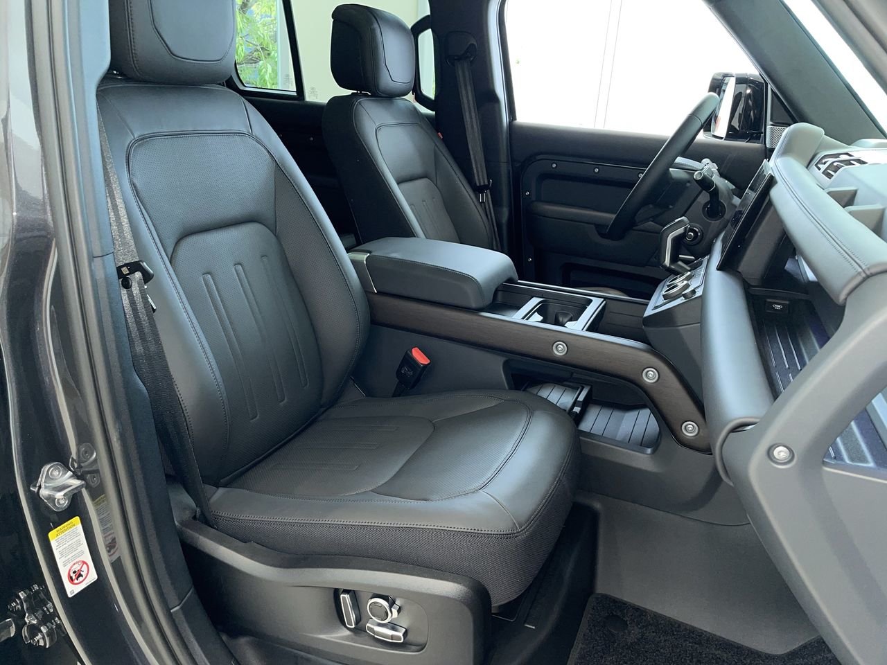 New 2023 Carpathian Grey Premium Metalic Land Rover X image 34