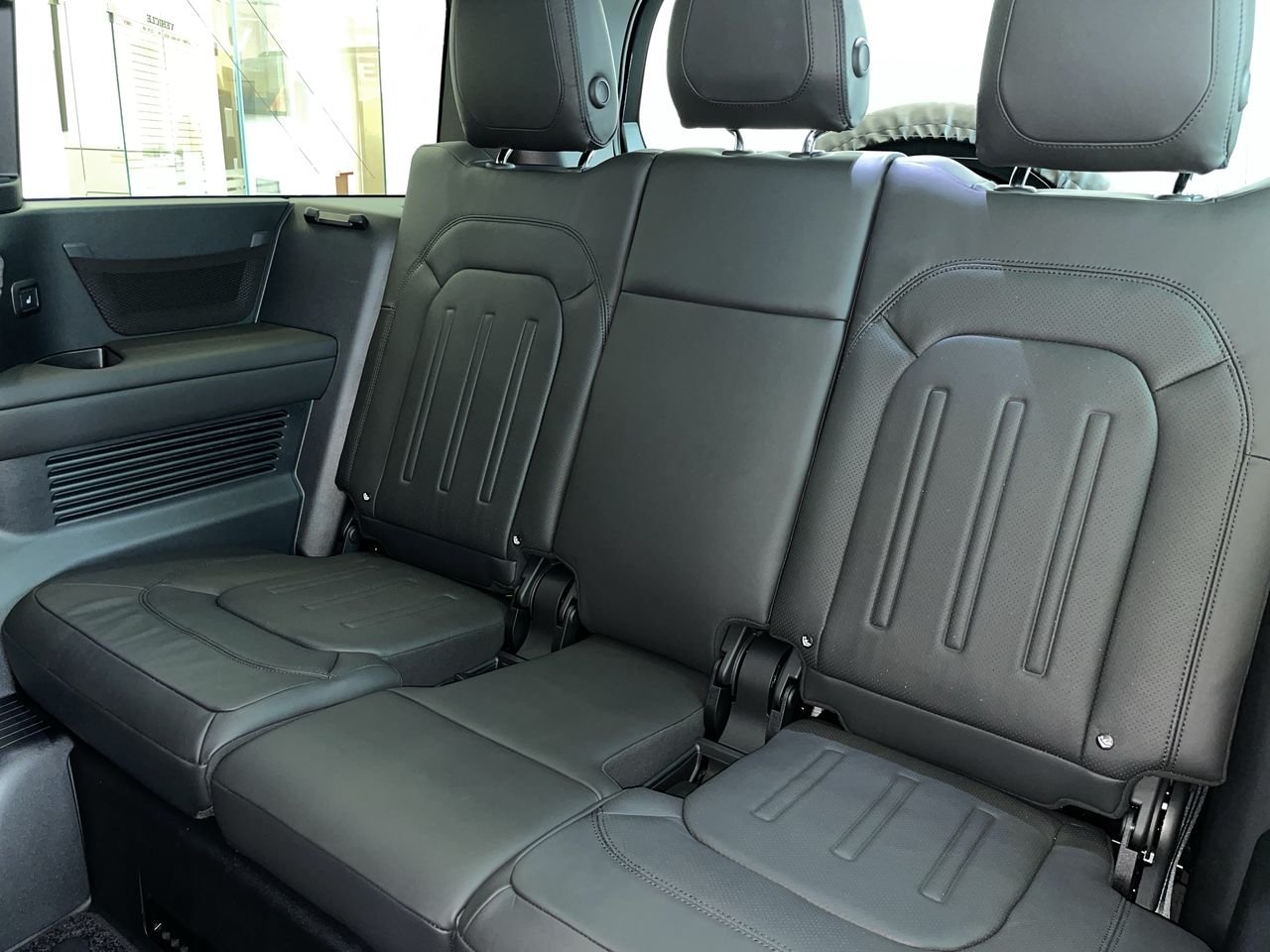 New 2023 Carpathian Grey Premium Metalic Land Rover X image 32