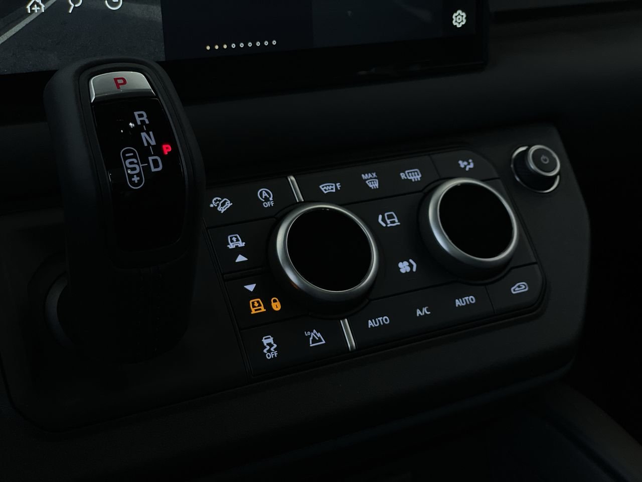 New 2023 Carpathian Grey Premium Metalic Land Rover X image 28