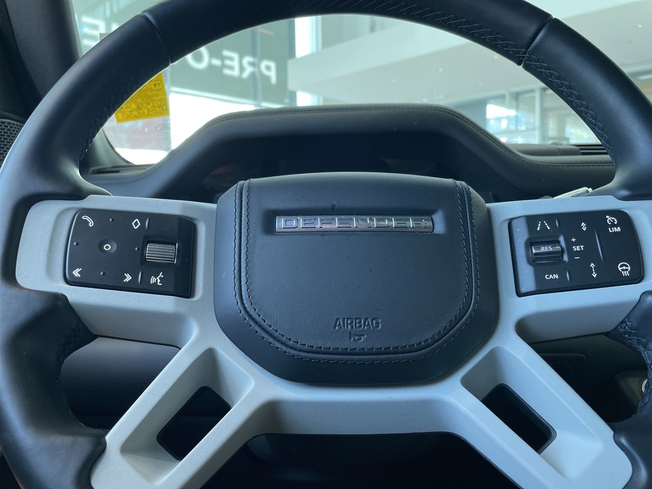 Used 2021 Hakuba Silver Met Land Rover 110 P400 X-Dynamic HSE image 22