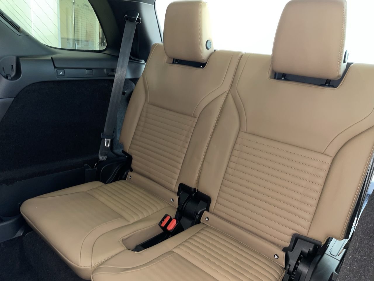 New 2023 Carpathian Grey Premium Metallic Land Rover R-DYNAMIC HSE image 32