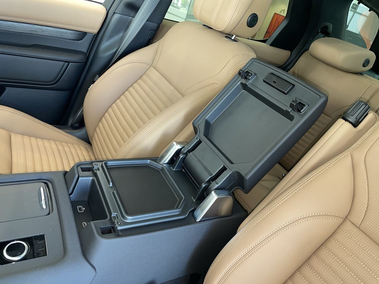 New 2023 Carpathian Grey Premium Metallic Land Rover R-DYNAMIC HSE image 29