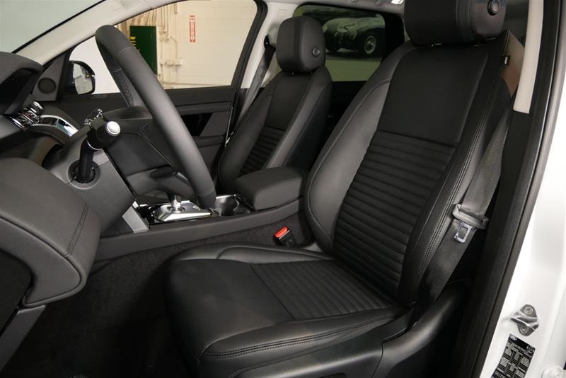 Used 2023 Fuji White (Solid) Land Rover 247hp SE image 14