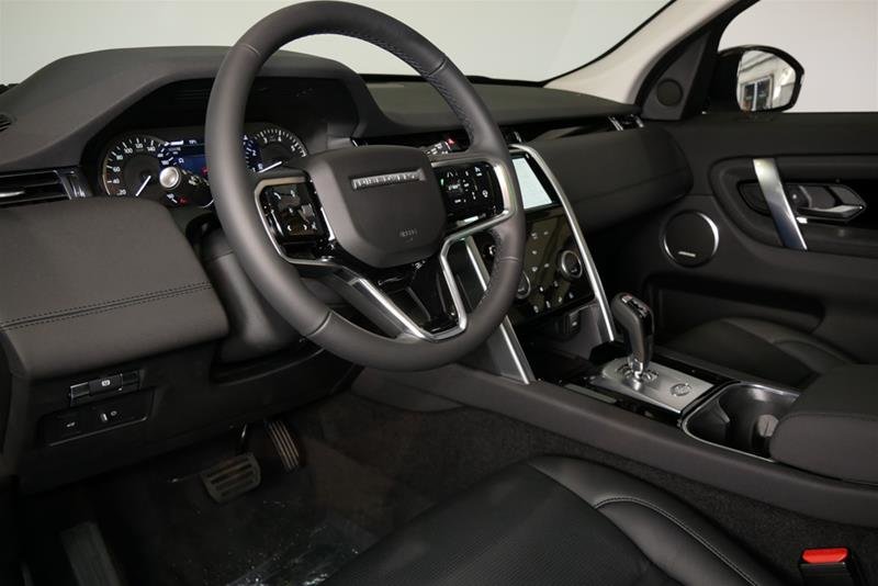 Used 2023 Fuji White (Solid) Land Rover 247hp SE image 15