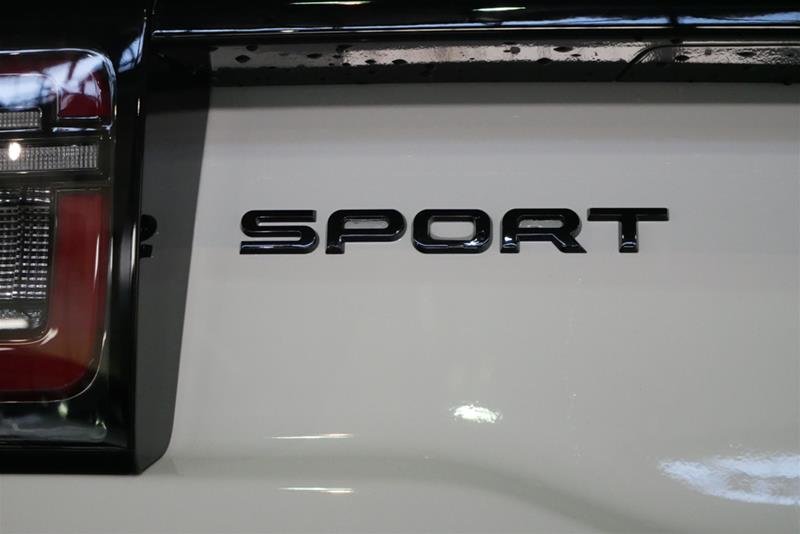 Used 2023 Fuji White (Solid) Land Rover 247hp SE image 16