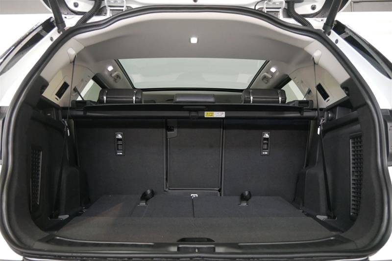 Used 2023 Fuji White (Solid) Land Rover 247hp SE image 5