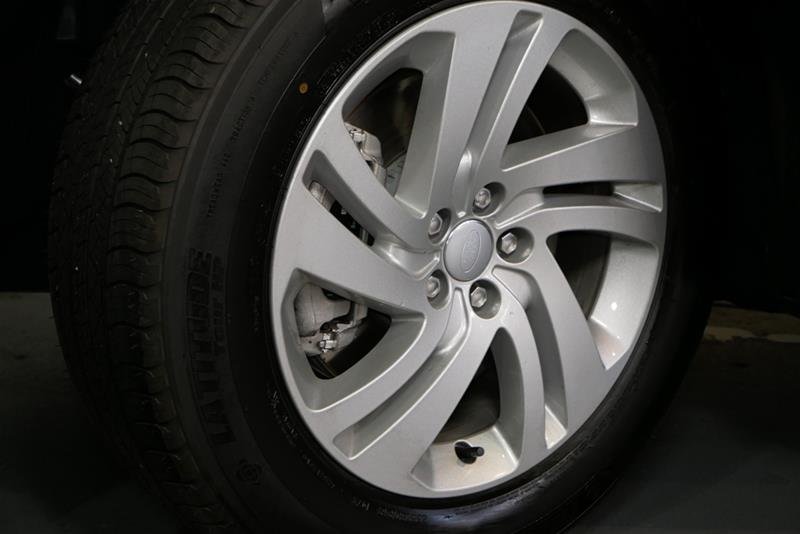 Used 2023 Eiger Grey Met Land Rover 247hp R-Dynamic S image 11