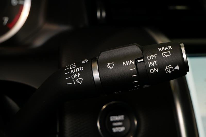 Used 2023 Fuji White (Solid) Land Rover 247hp R-Dynamic S image 15