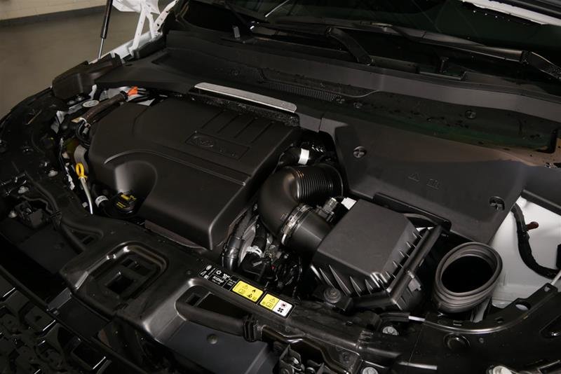Used 2023 Fuji White (Solid) Land Rover 247hp R-Dynamic S image 11