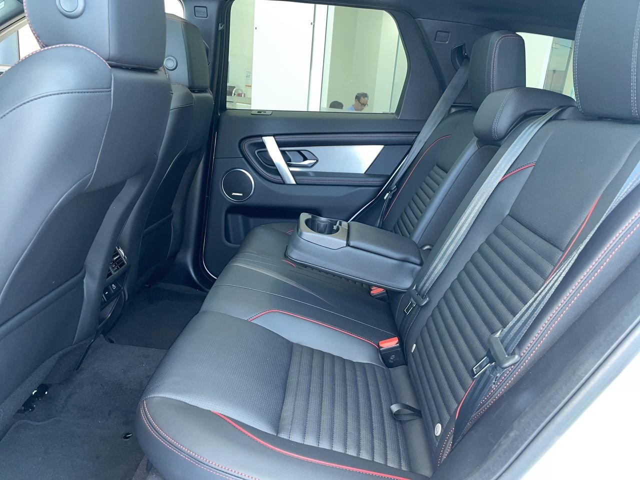 Used 2023 Fuji White (Solid) Land Rover R-Dynamic SE (2) image 31
