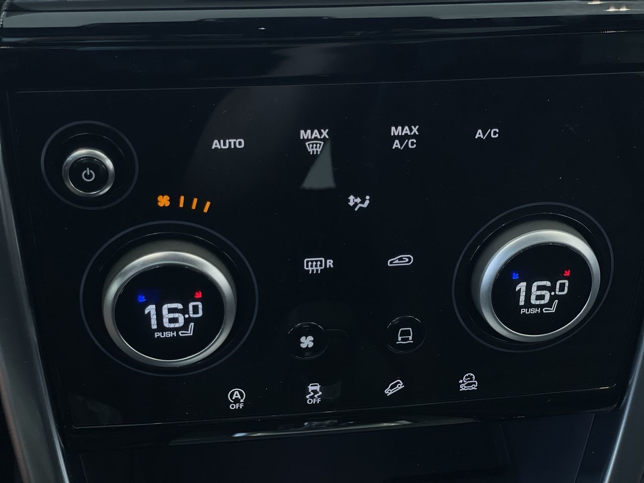 Used 2023 Ostuni Pearl White Land Rover 247hp R-Dynamic SE image 27