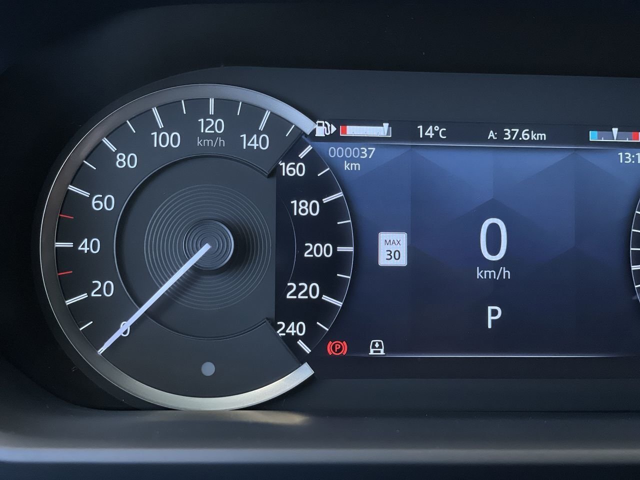 Used 2023 Yulong White Met Land Rover P360 R-Dynamic HSE image 23