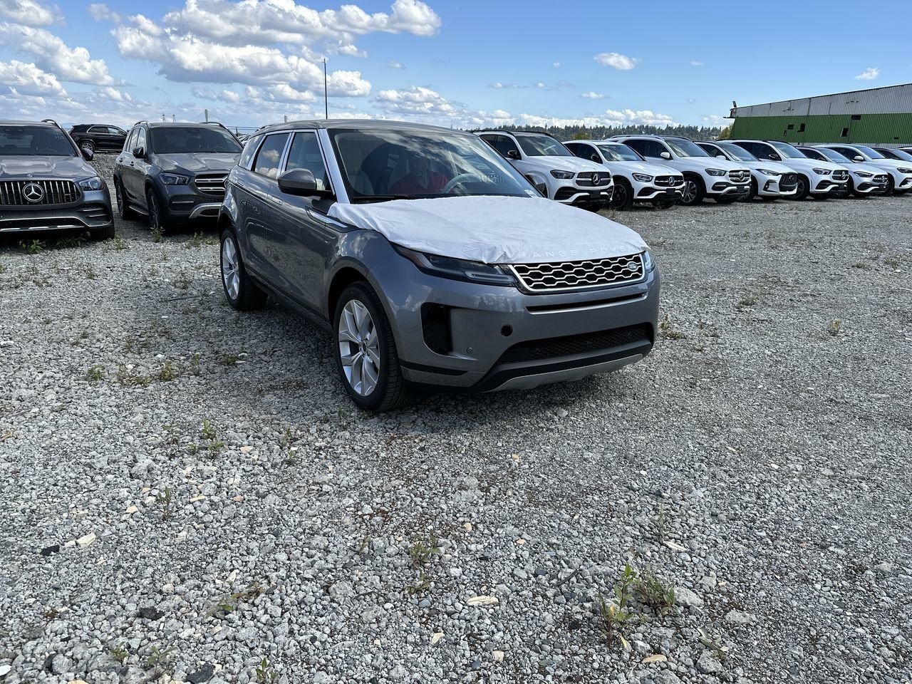 Used 2023 Eiger Grey Met Land Rover P250 SE image 2