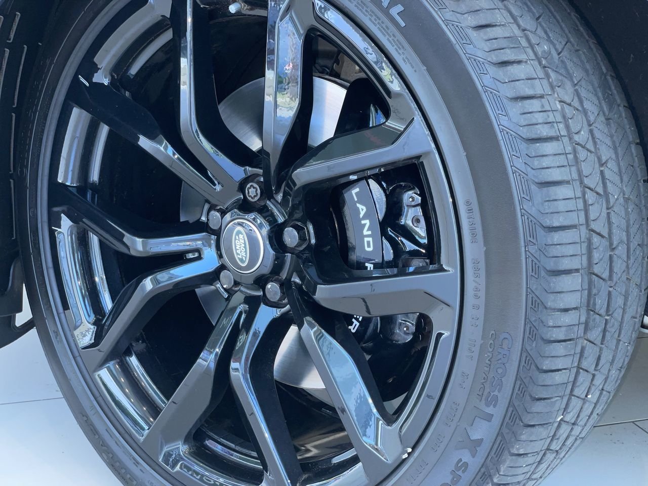 Used 2020 Santorini Black Land Rover V8 Supercharged SVR image 18