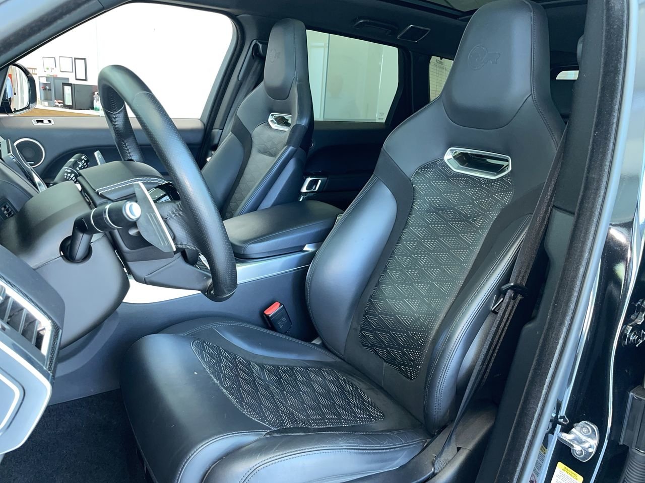 Used 2020 Santorini Black Land Rover V8 Supercharged SVR image 19