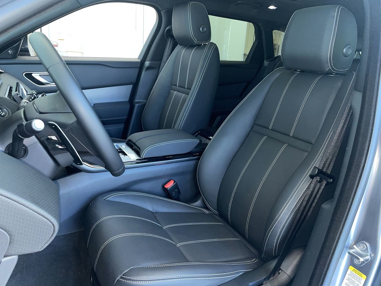 Used 2023 Eiger Grey Met Land Rover P250 S image 19